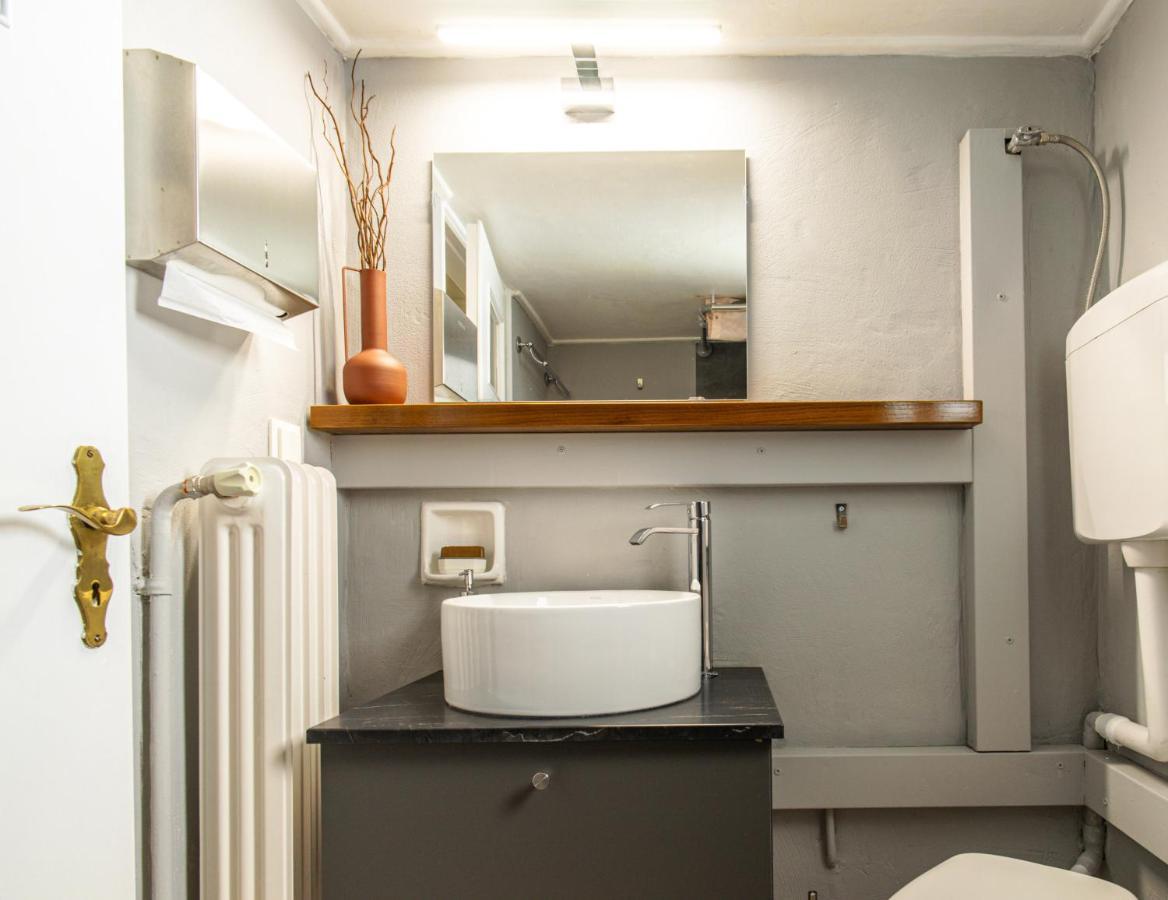 Acropolis, Falirou Apartment